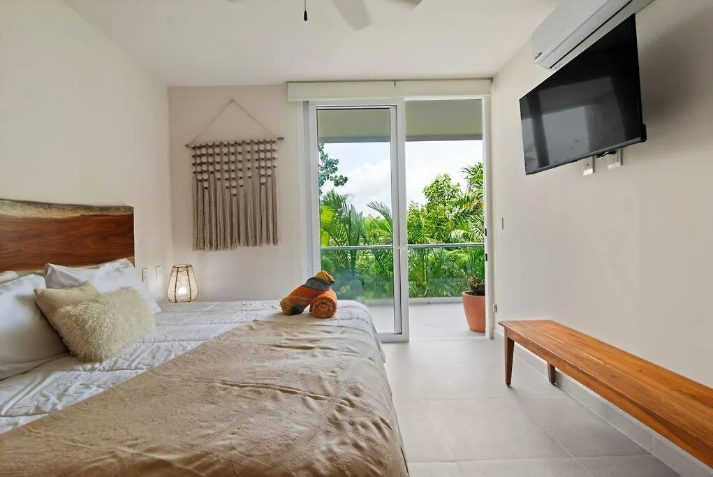 Akumal Oasis Walk To Beach 7 Rooftop Pools With Ocean Views Apartment