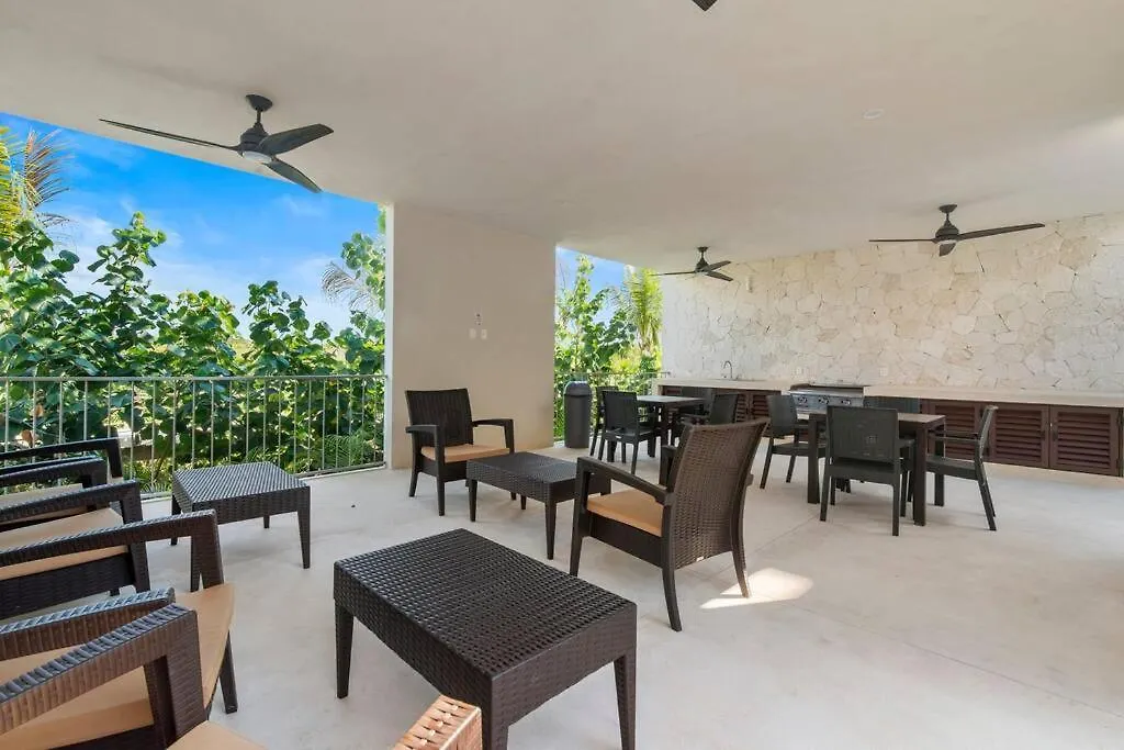 Apartment Akumal Oasis Walk To Beach 7 Rooftop Pools With Ocean Views